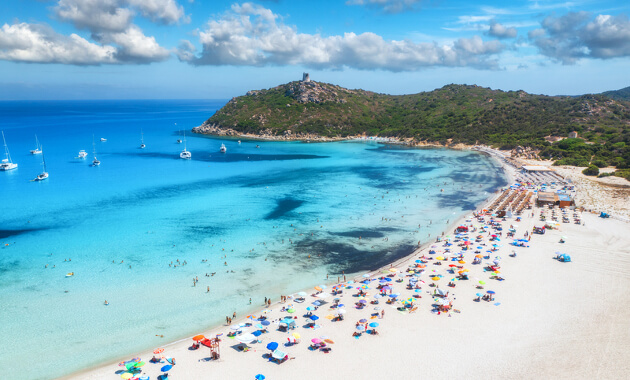 Smaragdgrønt vand og pragtfuldt vejr på Sardinien Smaragdgrønt vand og pragtfuldt vejr på Sardinien