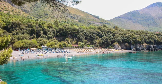 Den paradisiske strand ved Maratea