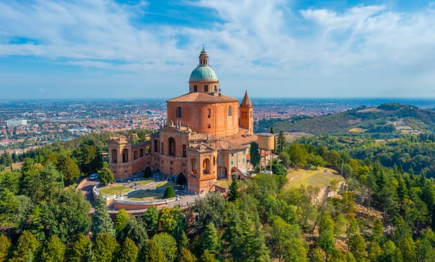 Santuario della Madonna di San Luca Valfartskirken Santuario della Madonna di San Luca på bjerget Monte della Guardia