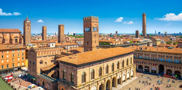 Piazza Maggiore med Palazzo del Podestà