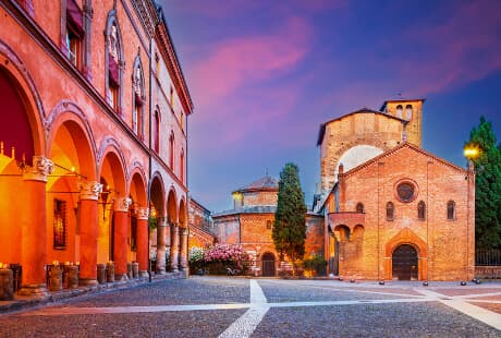 Santo Stefano-kirkerne Murstensfacaden på Santo Stefano-kirkekomplekset i Bologna