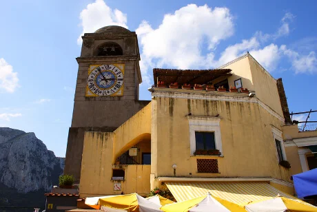 Klokketårnet på piazzettaen Klokketårnet på piazzettaen