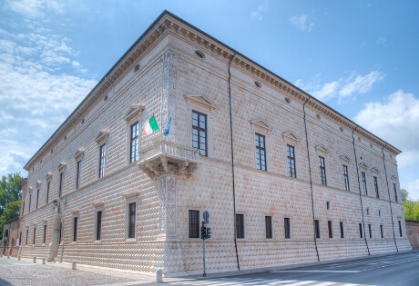 Palazzo dei Diamanti