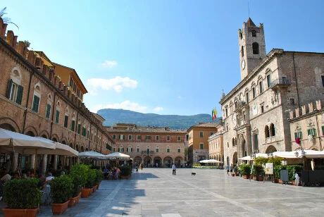 Piazza del Popolo i Ascoli Piceno Ascoli Piceno