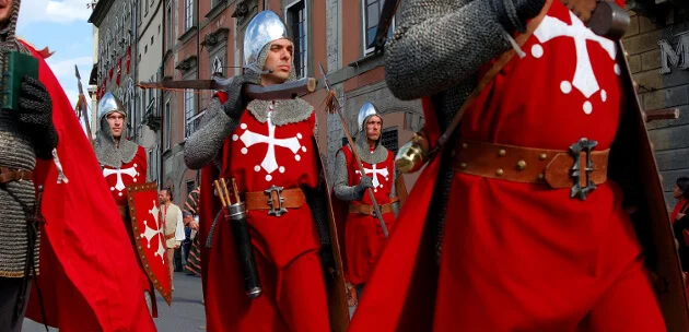 Pragtfulde oplevelser i Italien – her Gioco del Ponte i Pisa Pragtfulde oplevelser i Italien