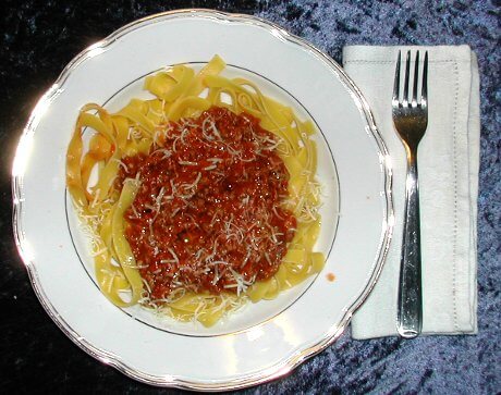 Pasta med kødsovs – Tagliatelle al ragù Pasta med kødsovs – Tagliatelle al ragù