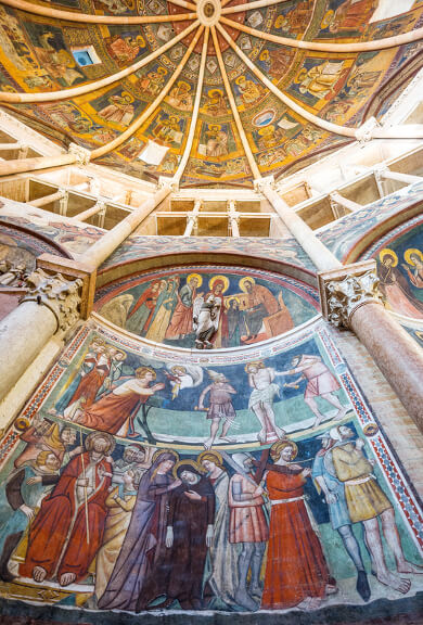 Dåbskapellets vidunderlige fresker Dåbskapellets vidunderlige fresker