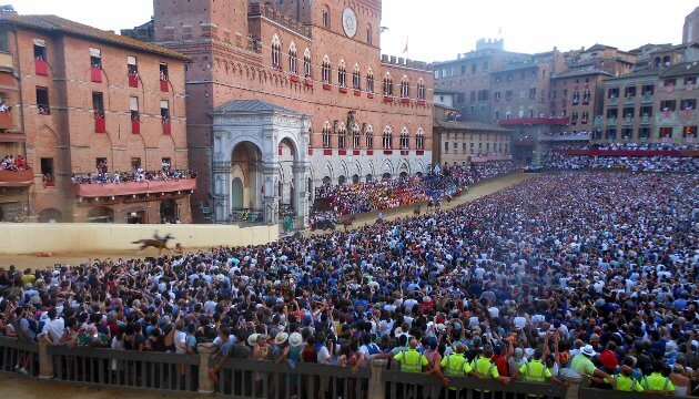 Il Palio – Sienas hestevæddeløb i juli og august Il Palio – Sienas hestevæddeløb i juli og august