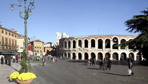 Piazza Bra med Arenaen Piazza Bra med Arenaen